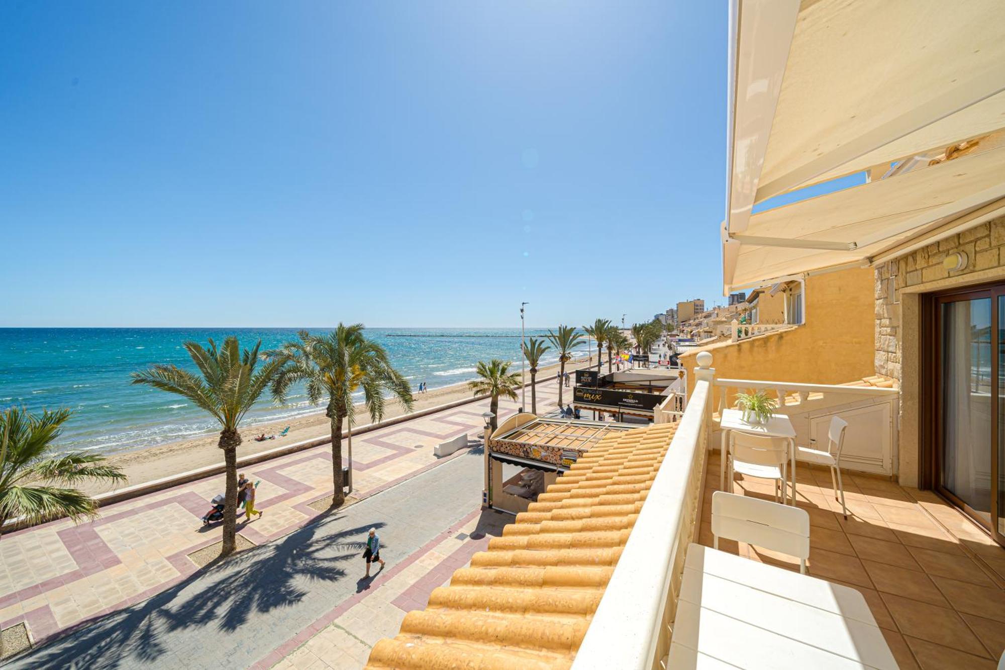 Front Line Apartment Jakarta 2 El Campello Eksteriør bilde