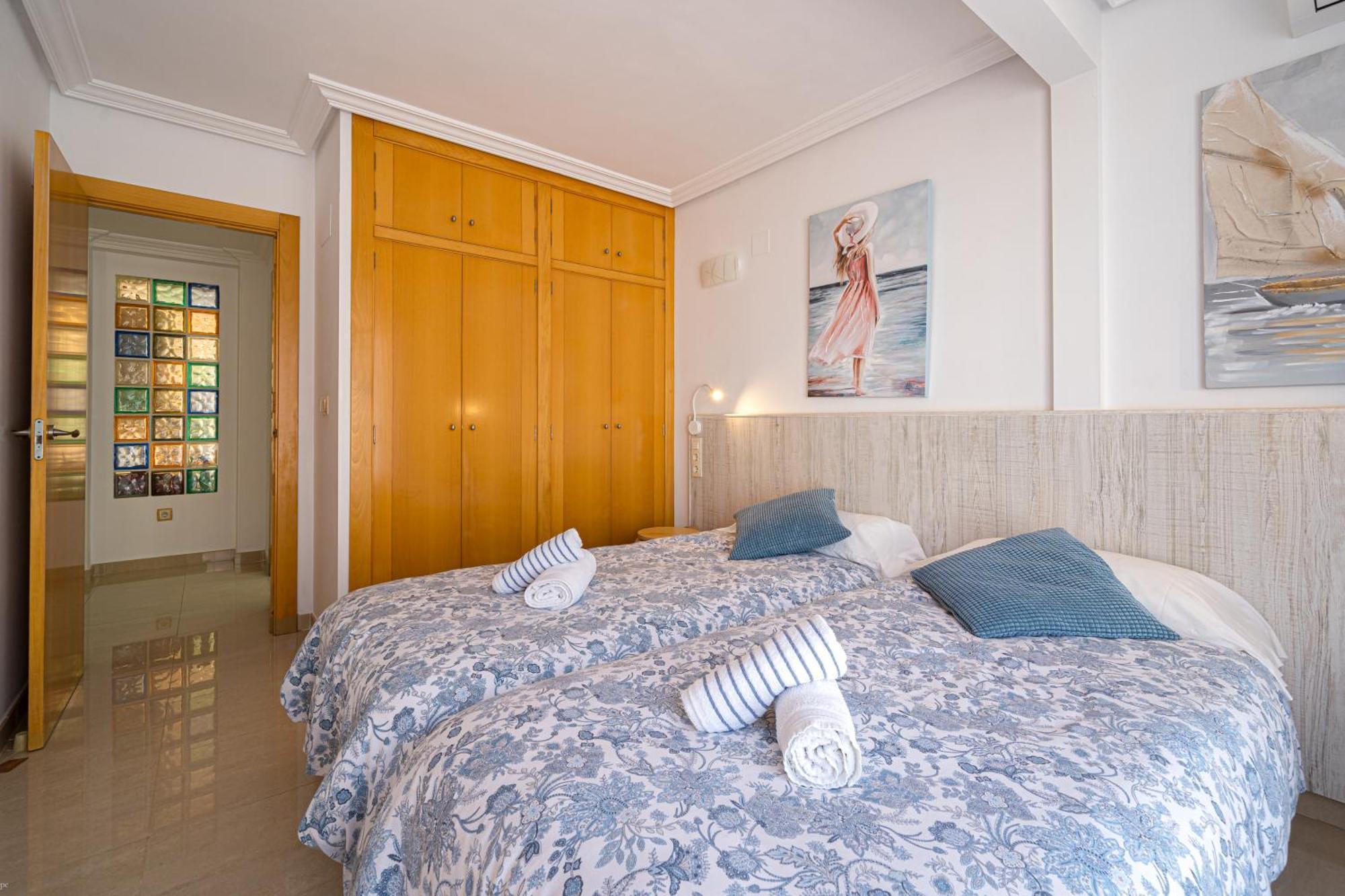 Front Line Apartment Jakarta 2 El Campello Eksteriør bilde